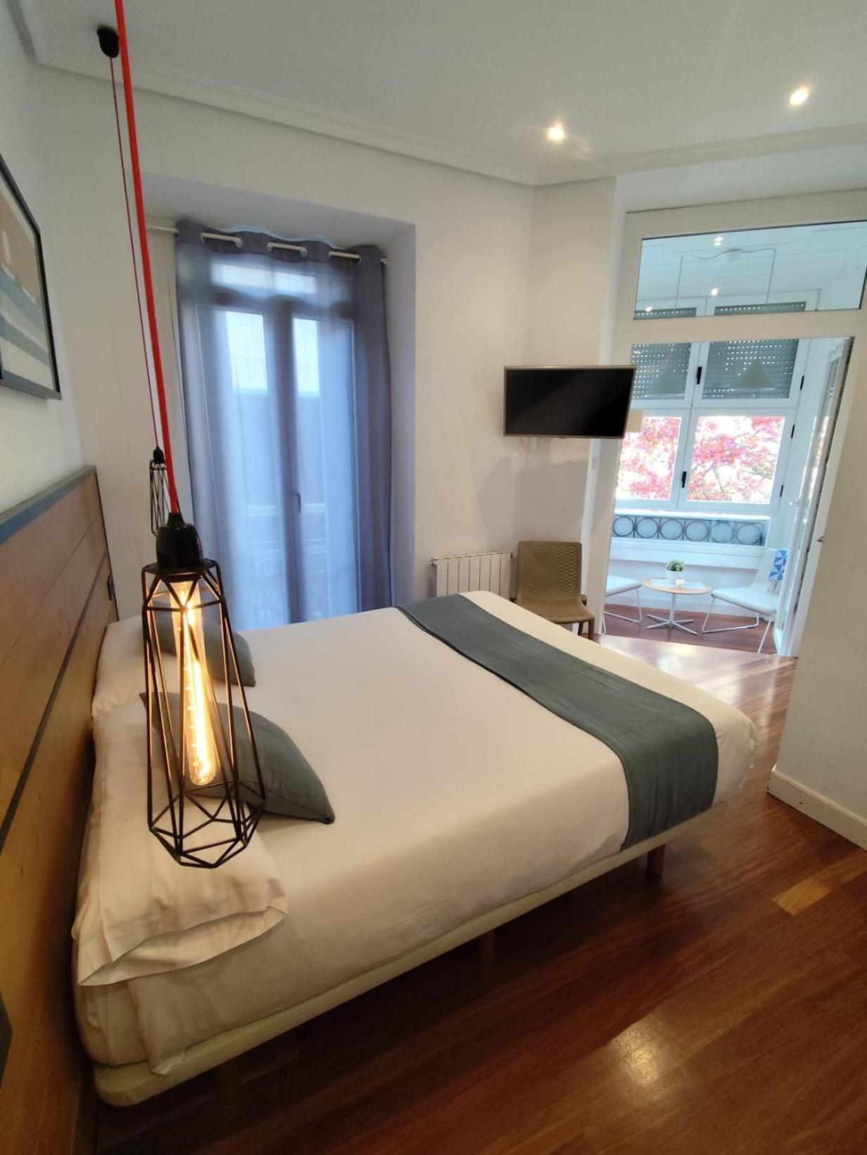 La Perla Guest house